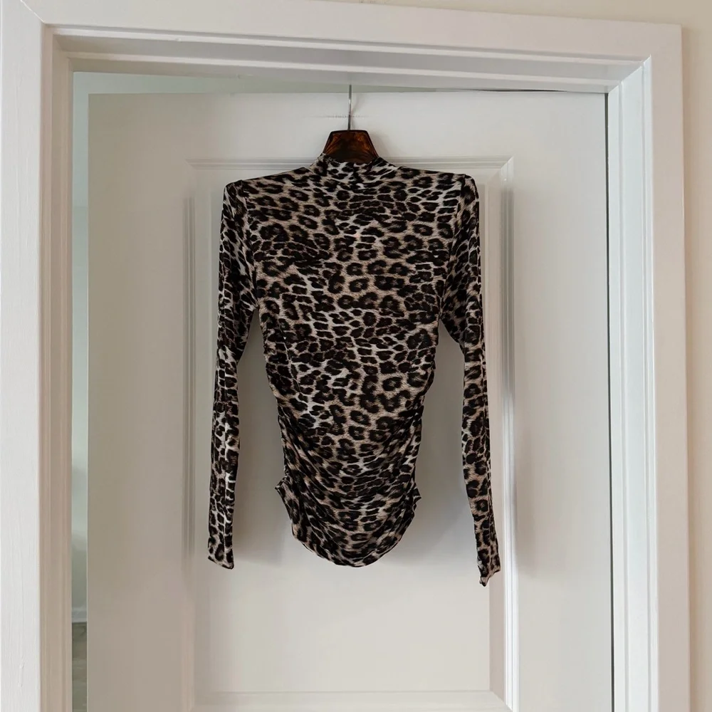 Farm Rio Leopard Print Natural Skin Jersey Blouse - Picture 7 of 7